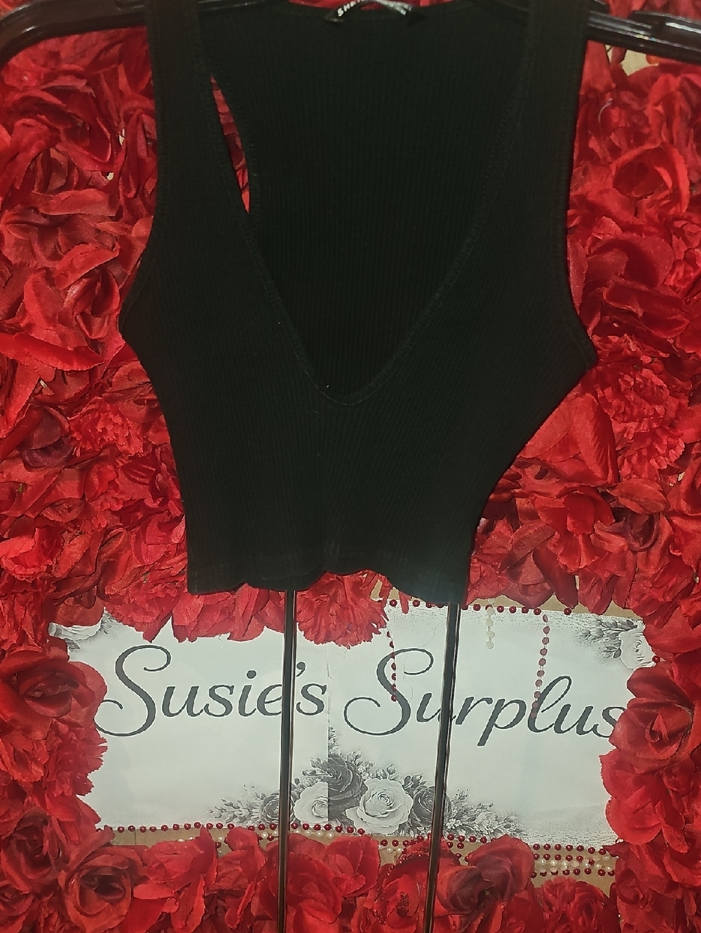 SHEIN Black Ribbed V-Neck Crop Tank Size Xsmall